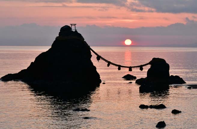 夫婦岩